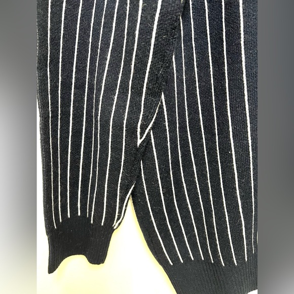 Forever 21 Women's Navy Blue White Stripes V Neck Cardigan 5 Buttons Size S - Picture 10 of 11